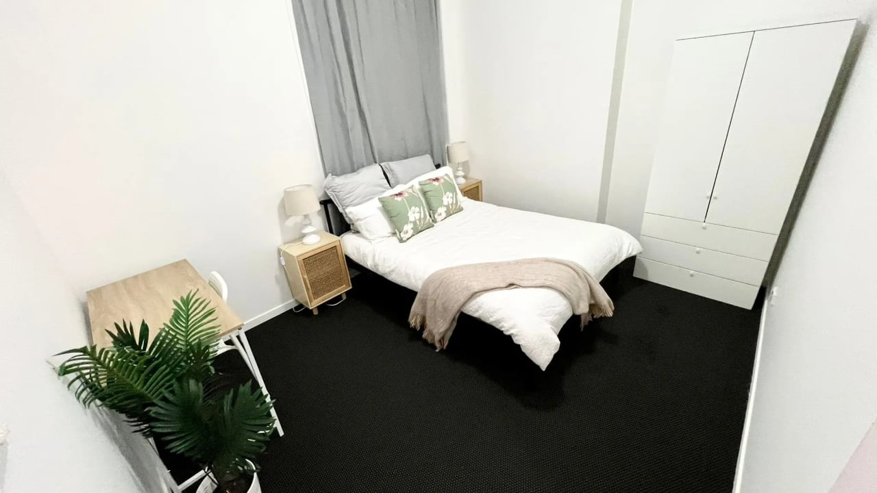 Room studio flat for rent