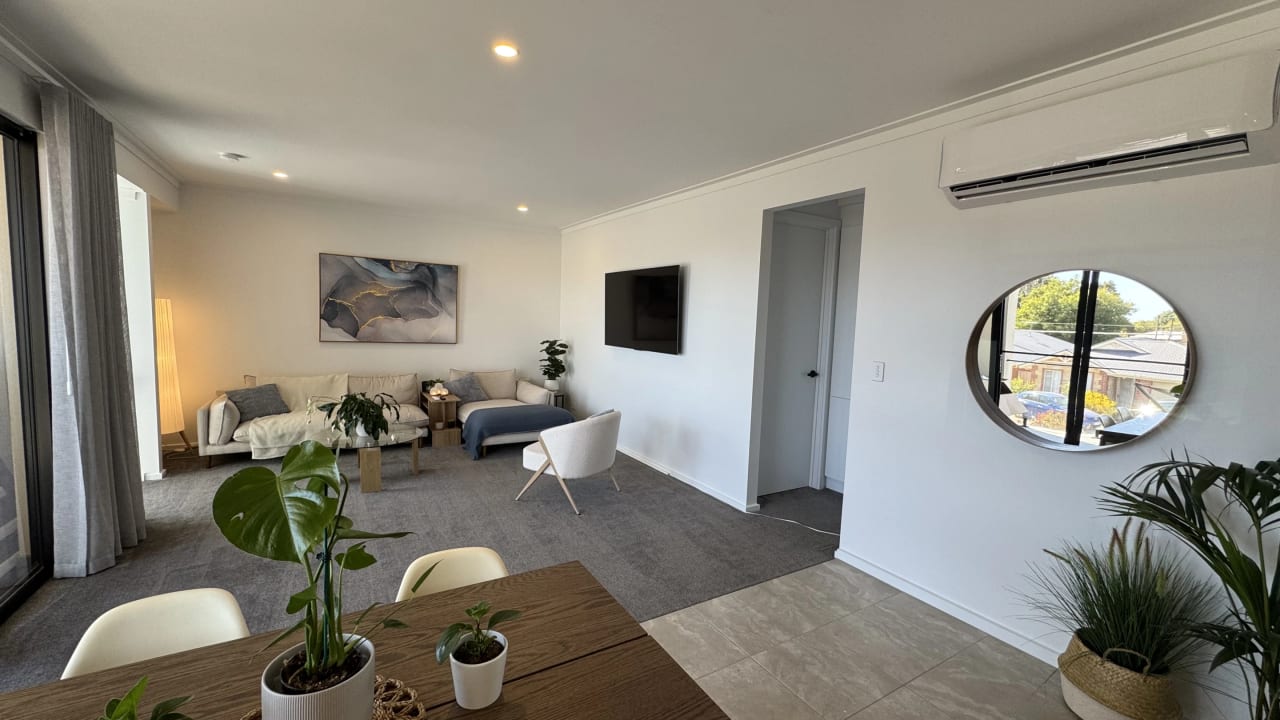 Unfurnished room in a flatshare