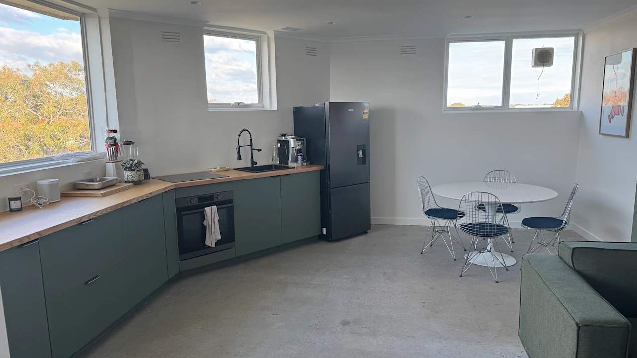 Furnished room in a flatshare
