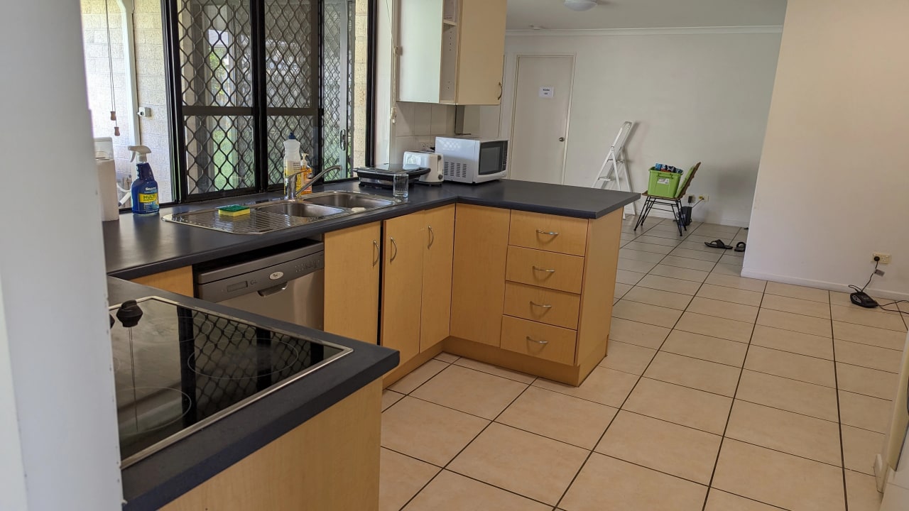 Furnished room in a share house