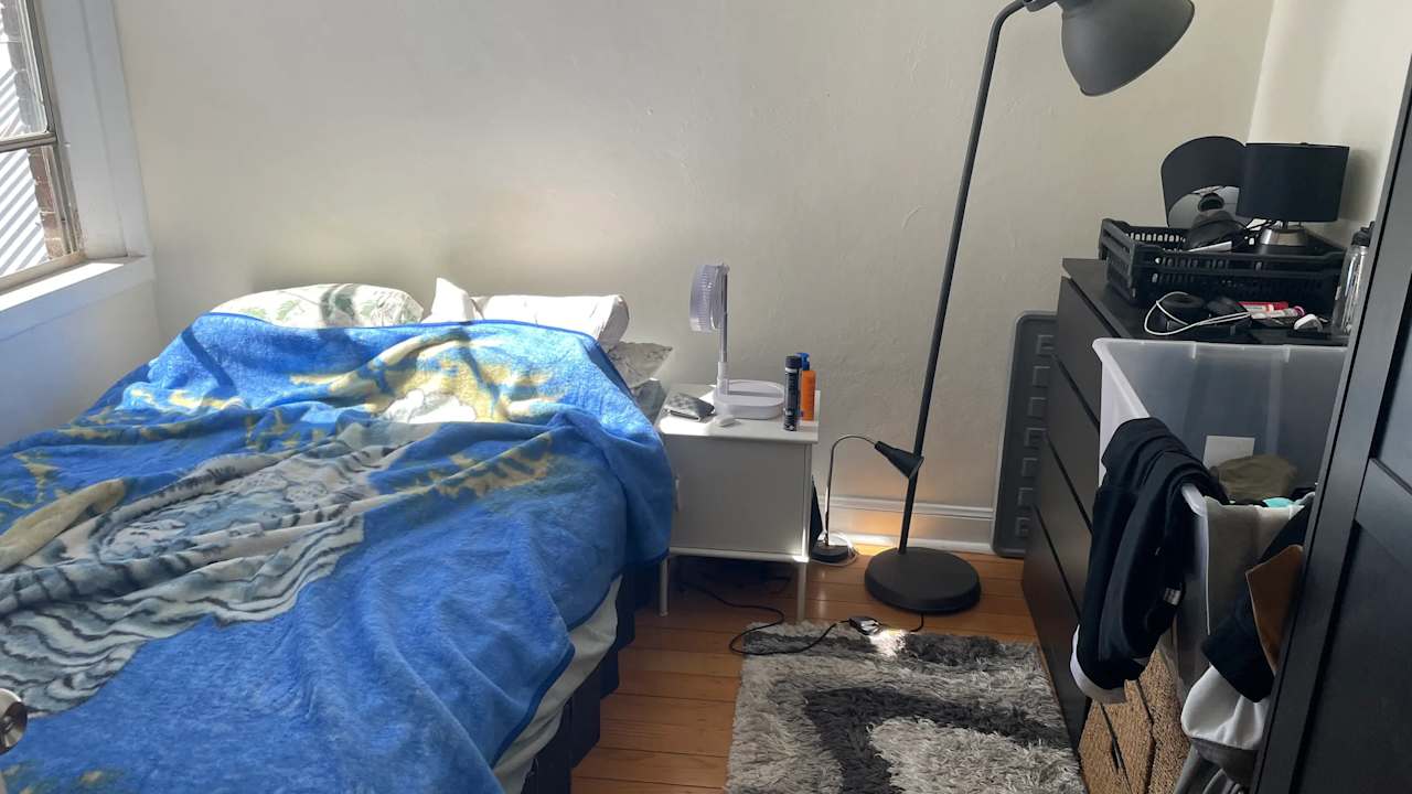 Furnished room in a flatshare