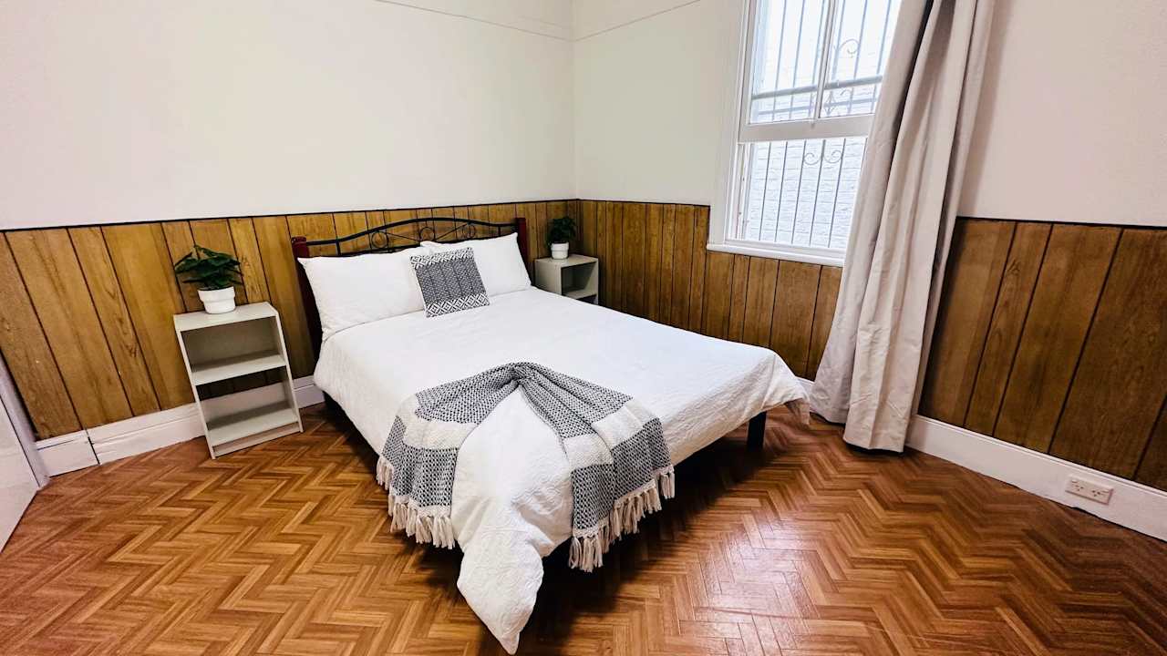 Furnished room in a flatshare