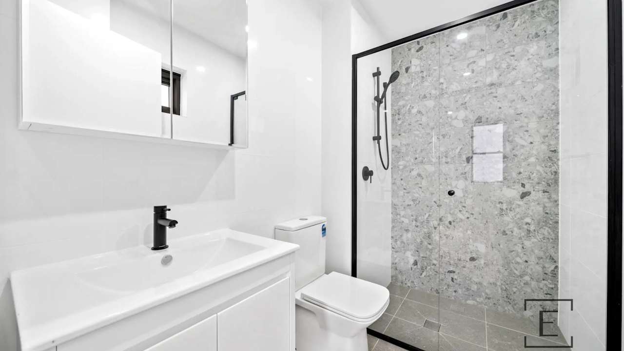 Furnished room studio flat for rent