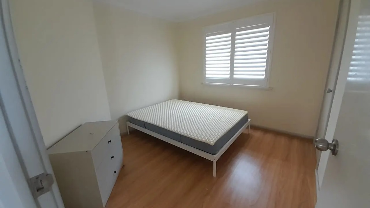 Unfurnished room in a share house