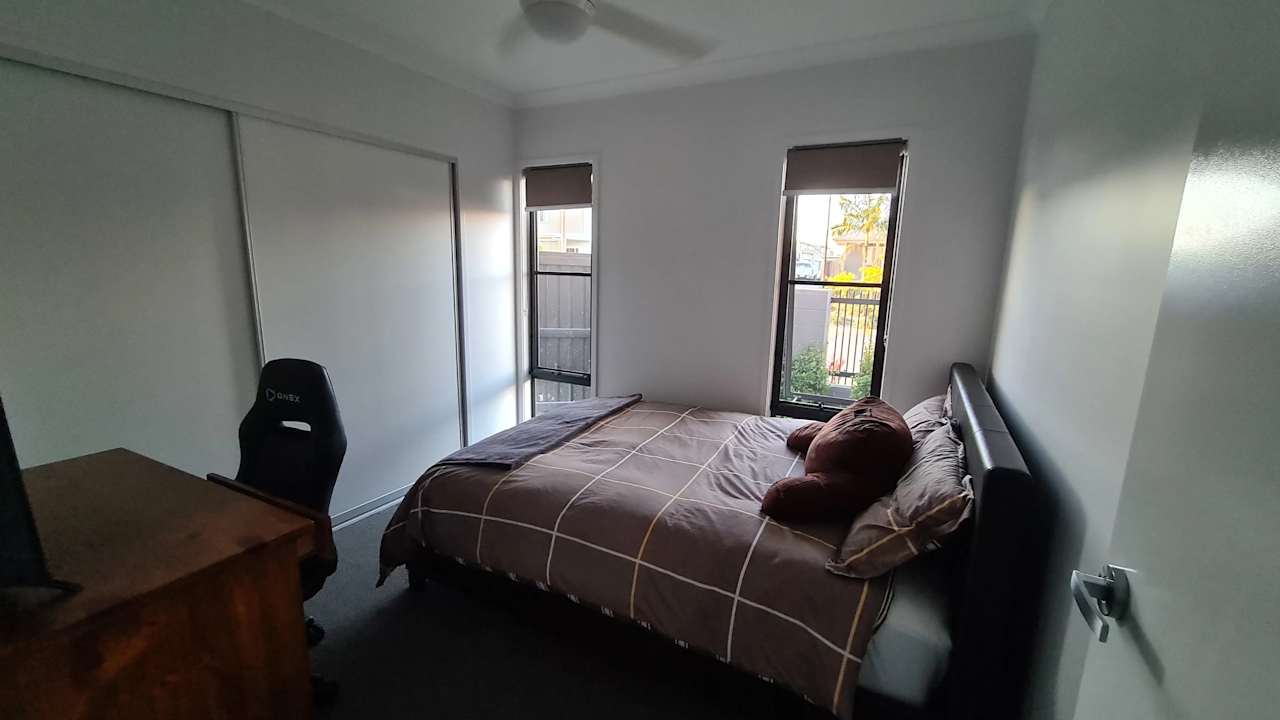 Unfurnished room with own bathroom