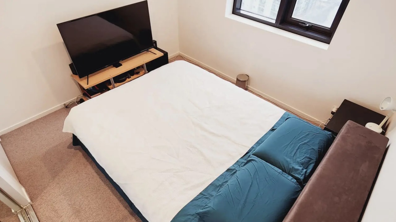 Furnished room with own bathroom