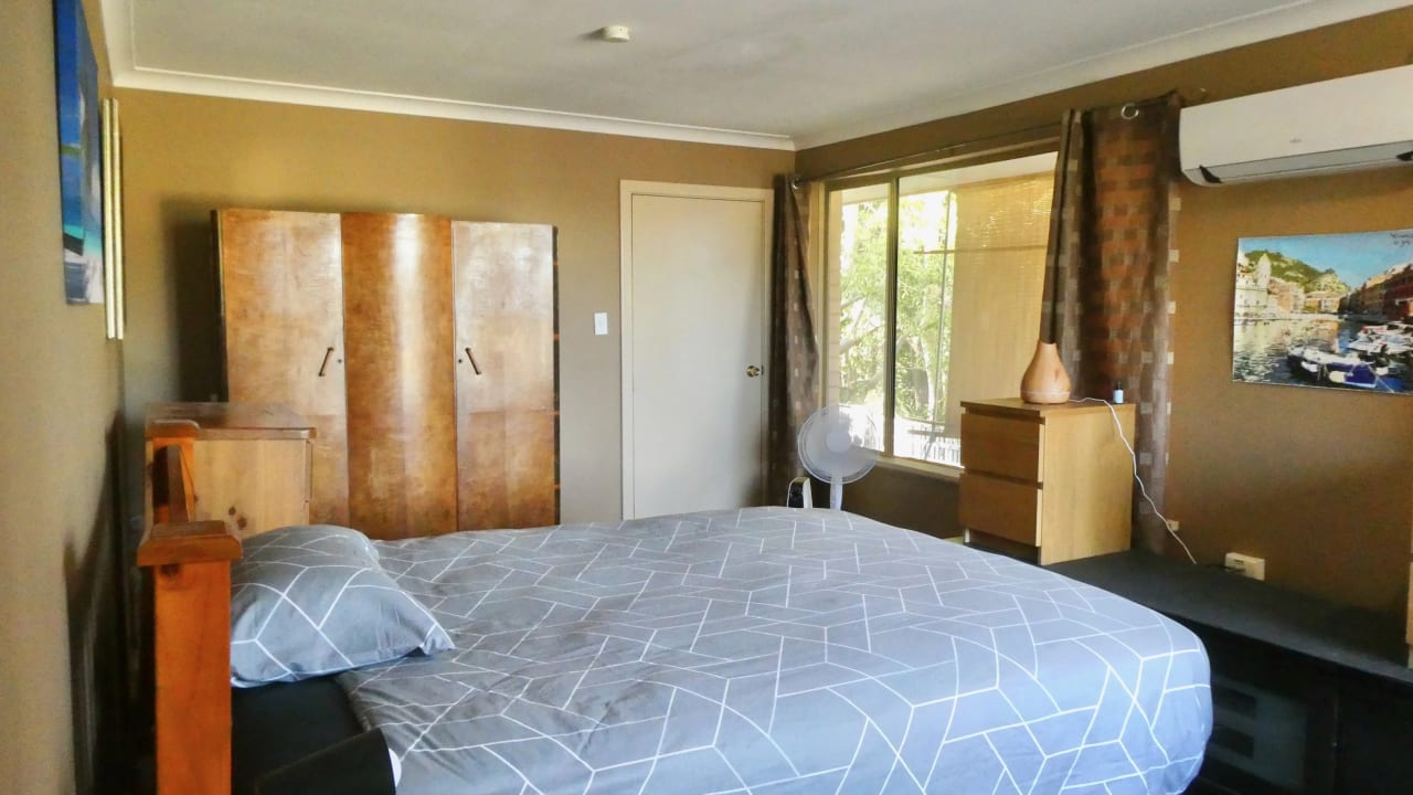 Furnished room in a share house