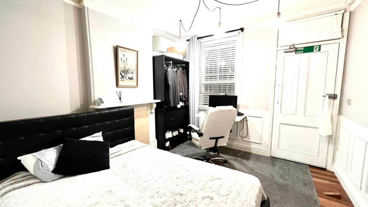 Furnished room studio flat for rent