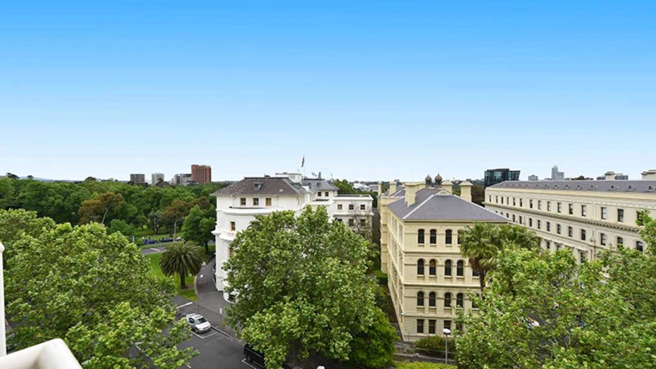 Whole property with 2 rooms for rent