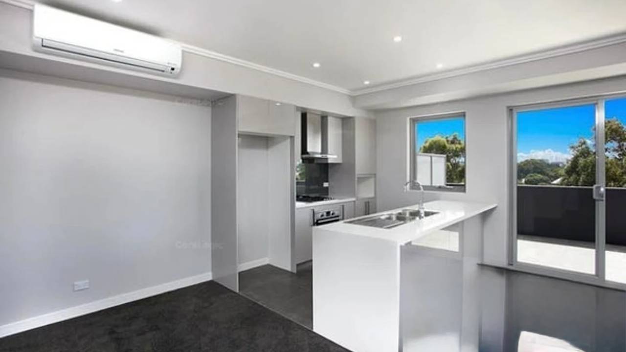 Furnished room with own bathroom