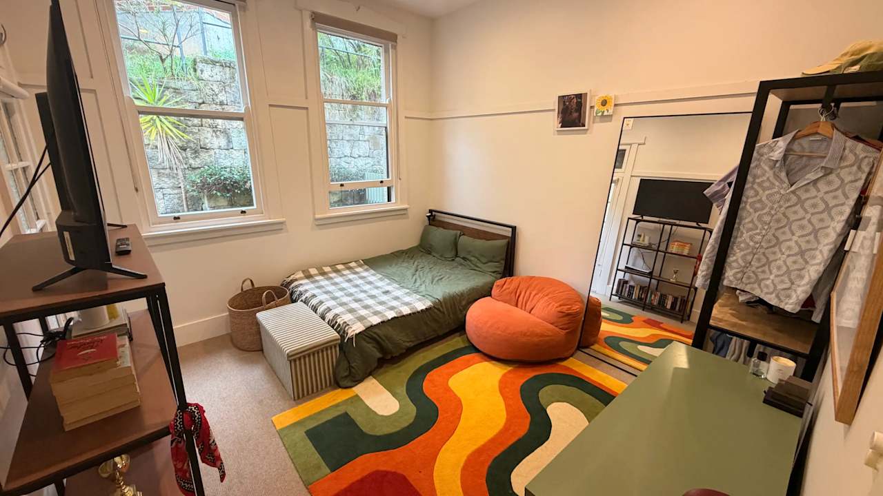 Room in a share house