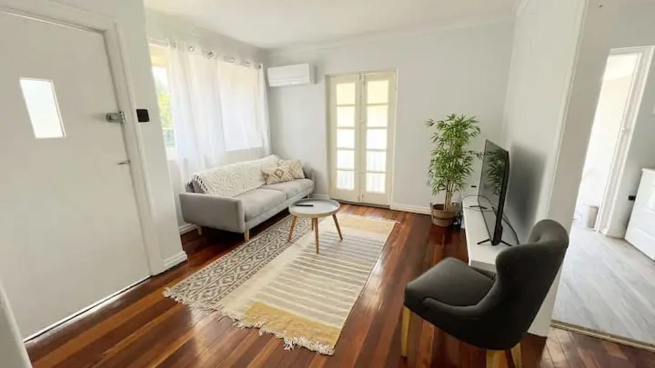 Whole property with 2 rooms for rent