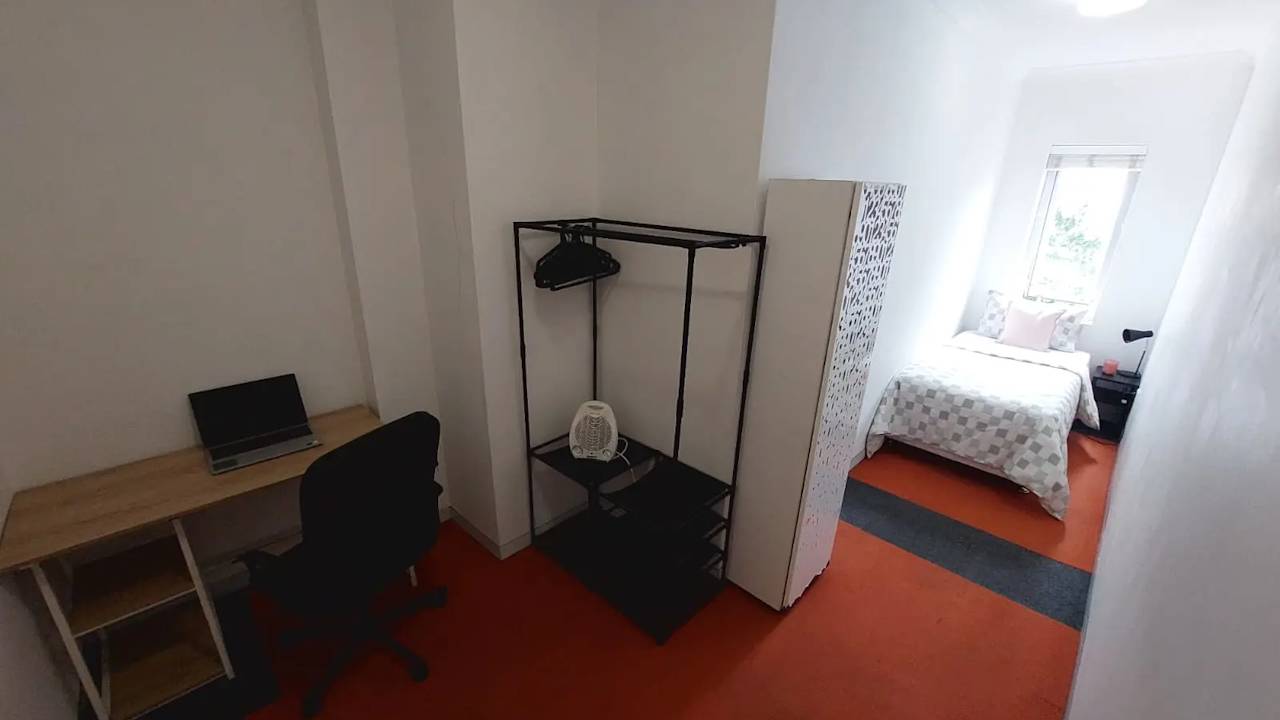 Furnished room in a share house