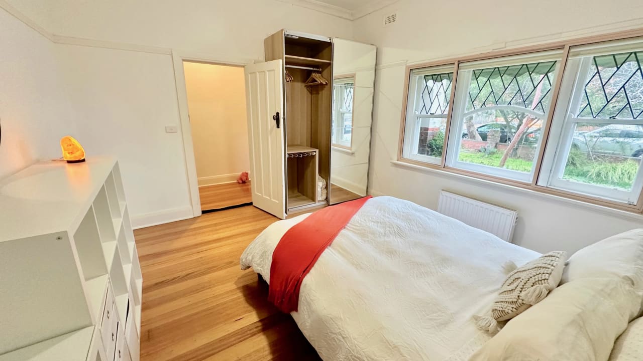 Furnished room in a share house
