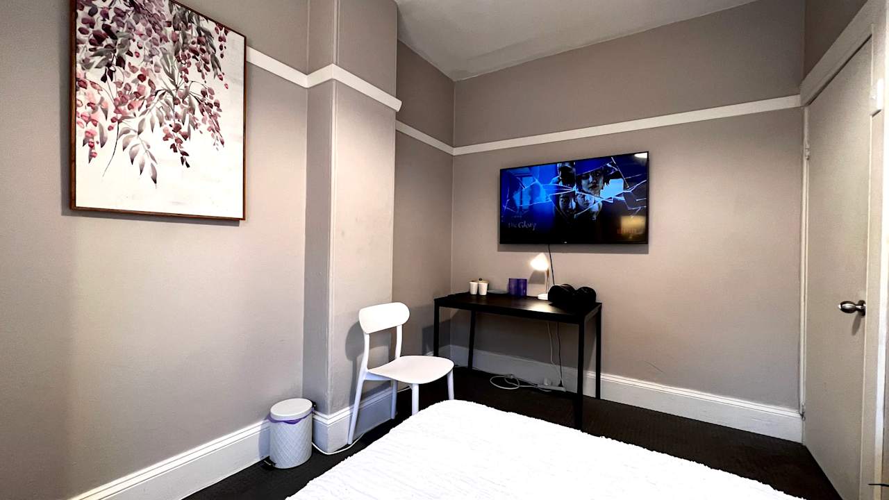 Furnished room in a share house