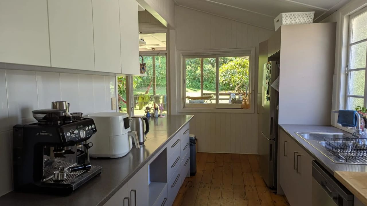 Furnished room in a share house