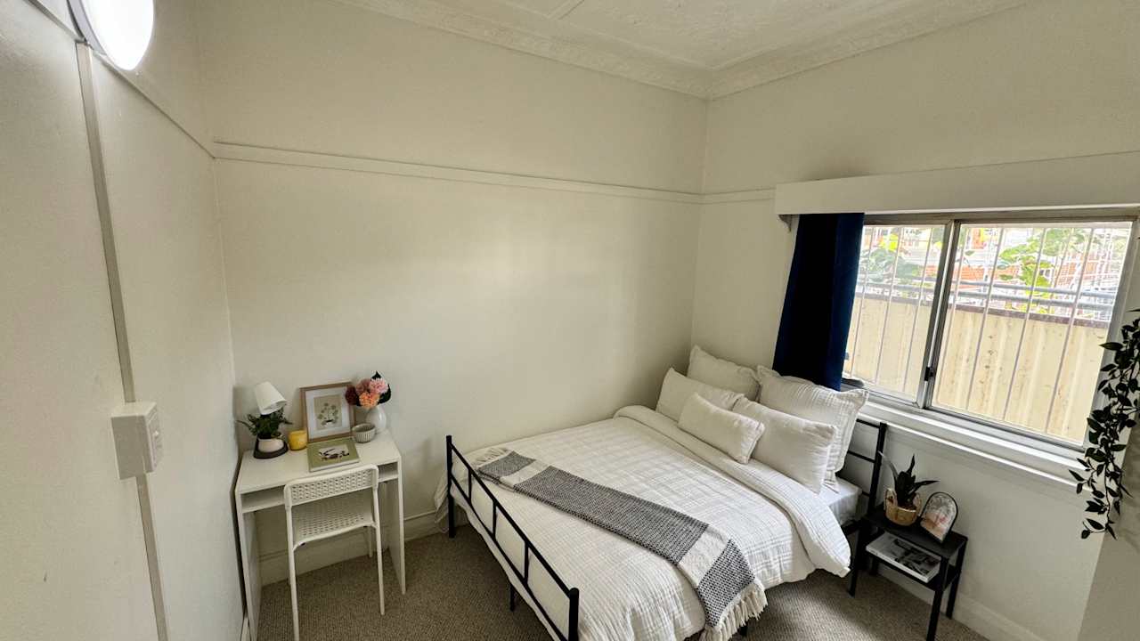Furnished room in a flatshare