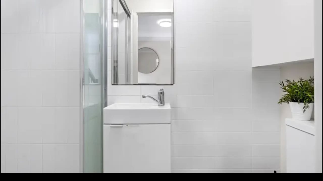 Furnished room with own bathroom