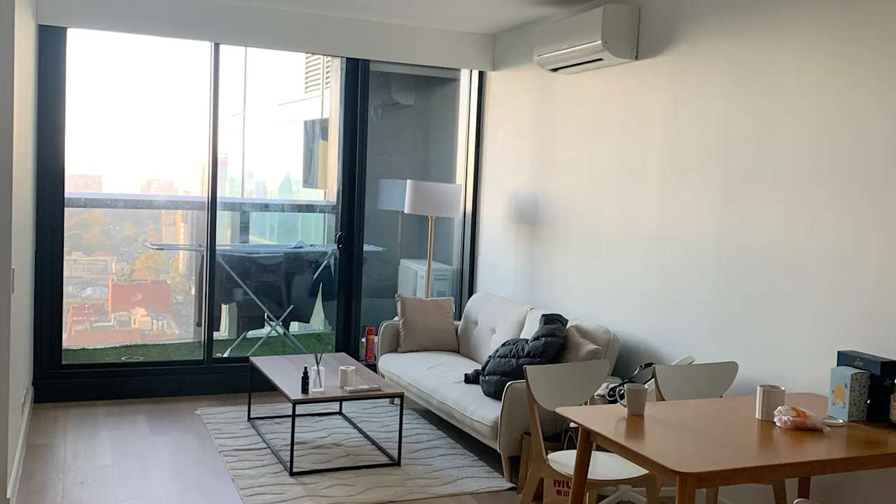 Furnished room in a flatshare