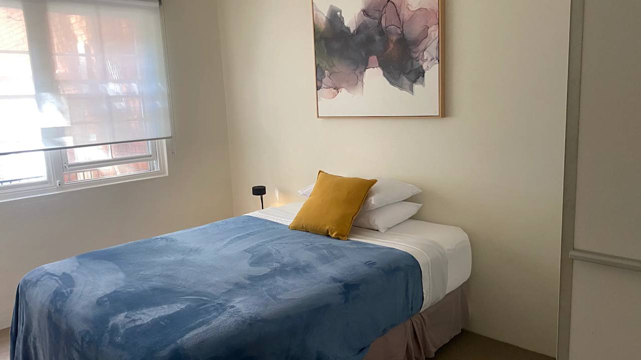 Furnished room in a flatshare