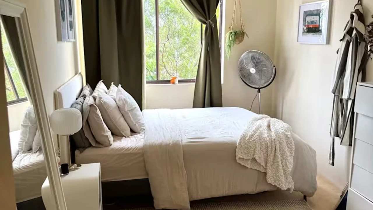 Unfurnished room in a flatshare