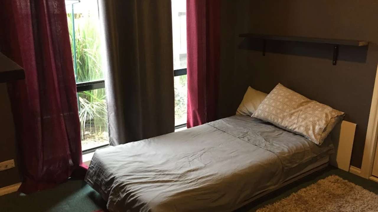 Room in a share house