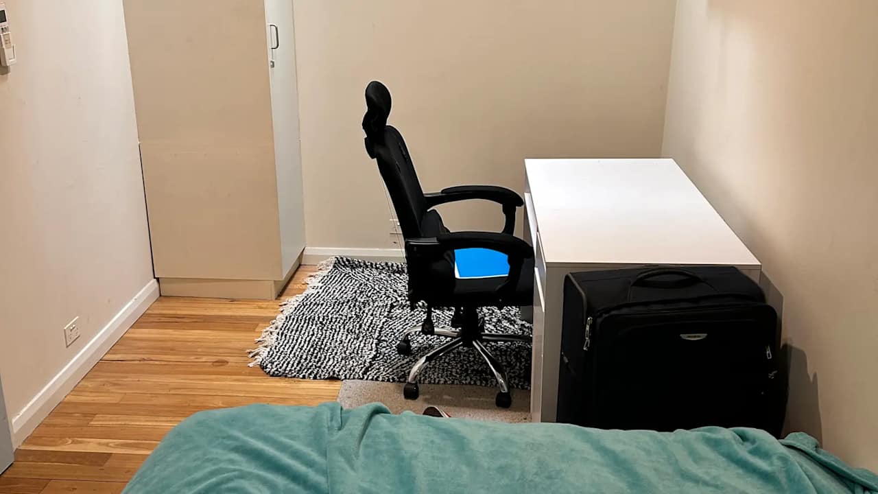 Furnished room in a share house