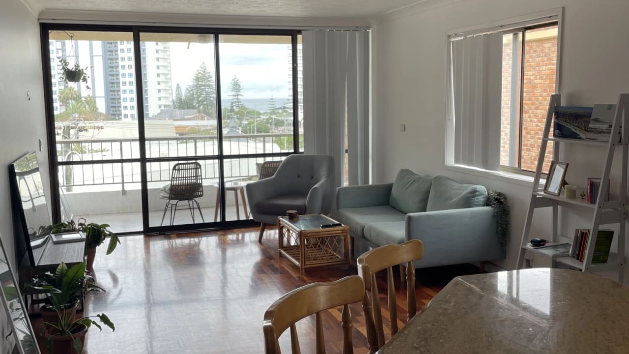 Furnished room in a flatshare