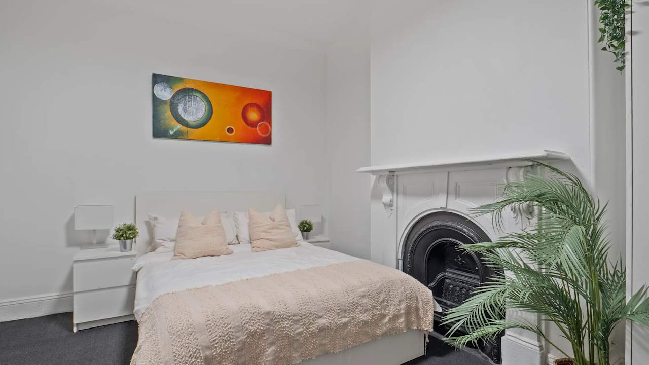 Furnished room in a share house