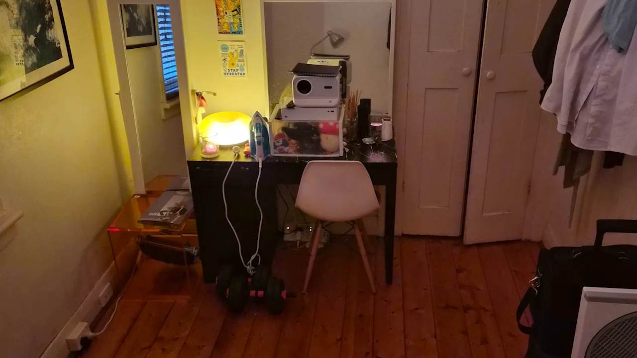 Room in a share house