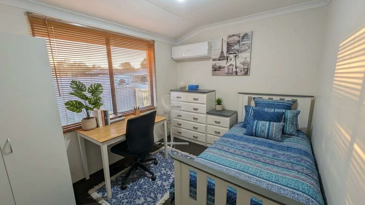 Furnished room in a share house