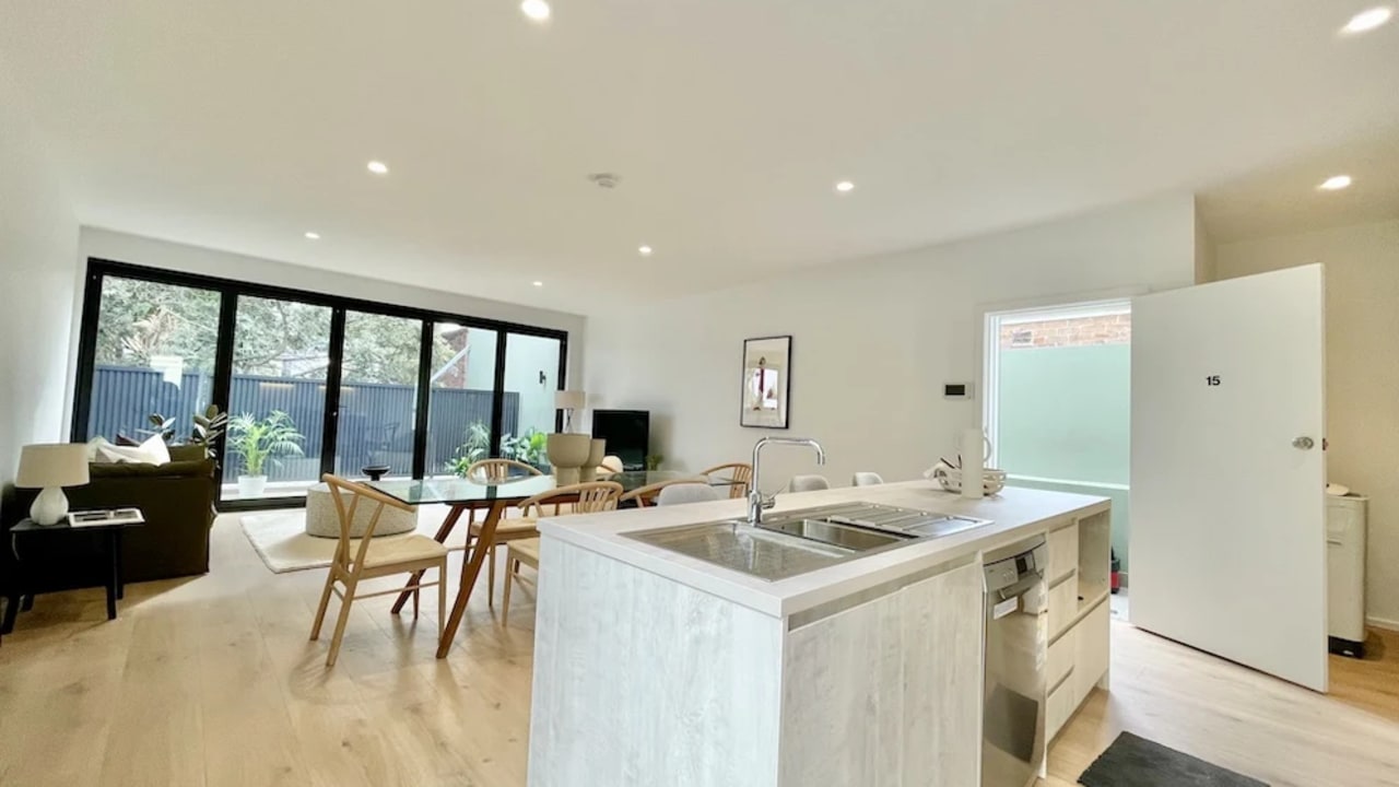 Furnished room with ensuite in a flatshare