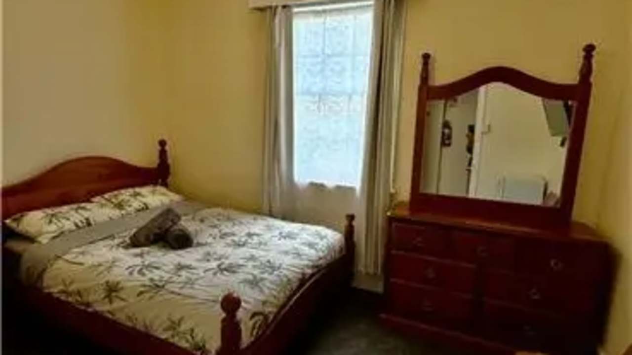 Room in a share house