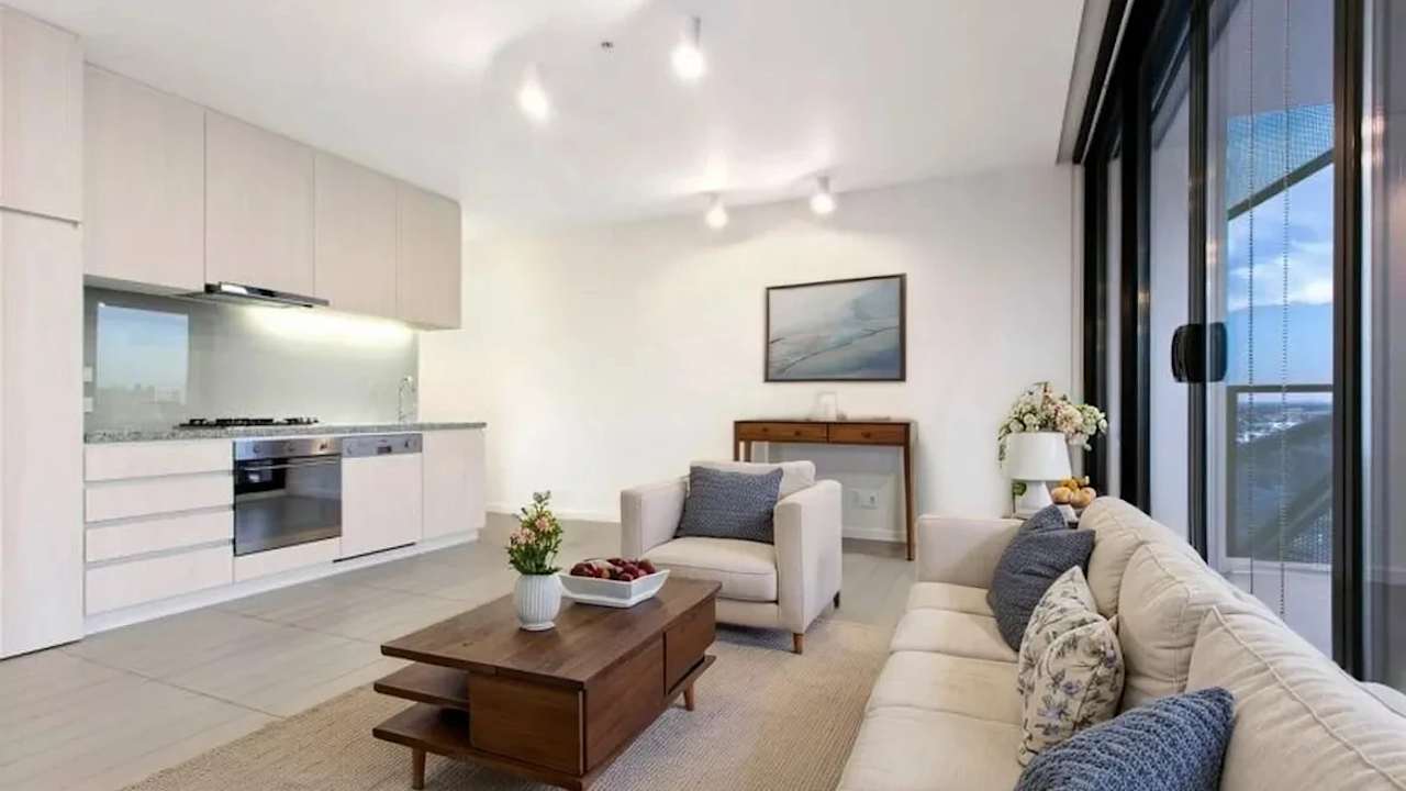Unfurnished room with own bathroom