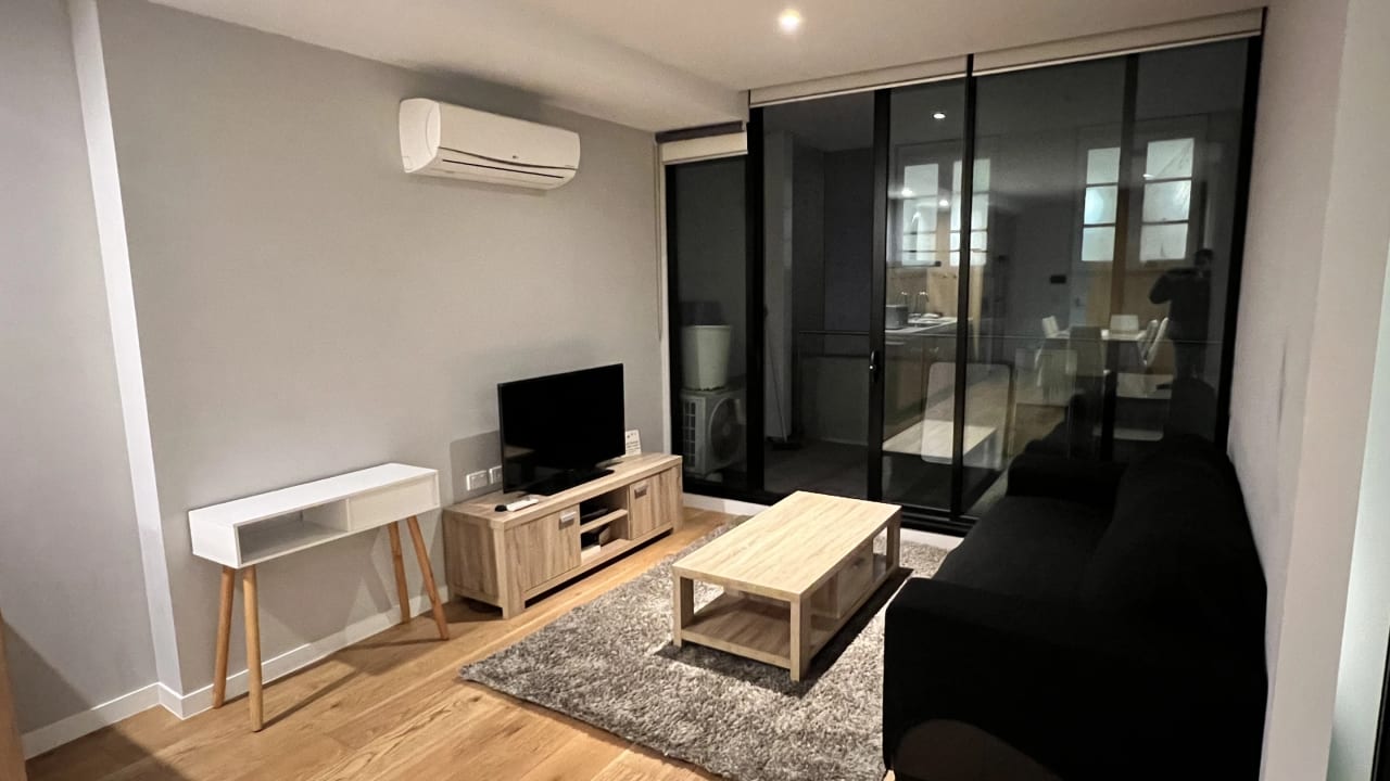 Furnished room in a flatshare