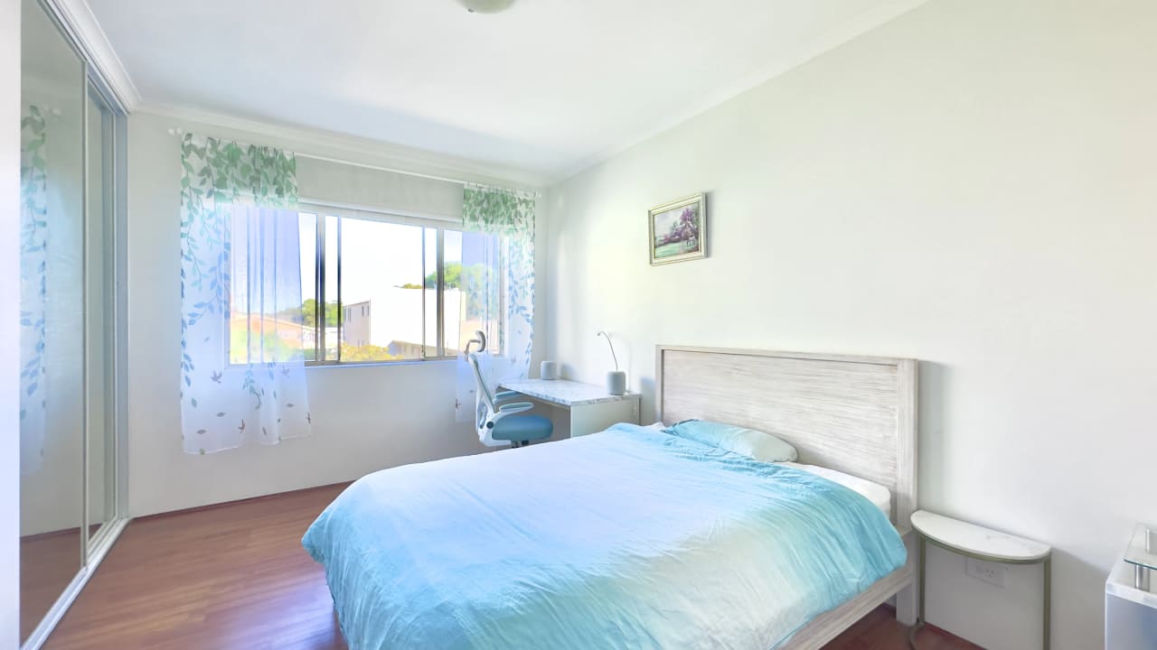 Furnished room in a flatshare