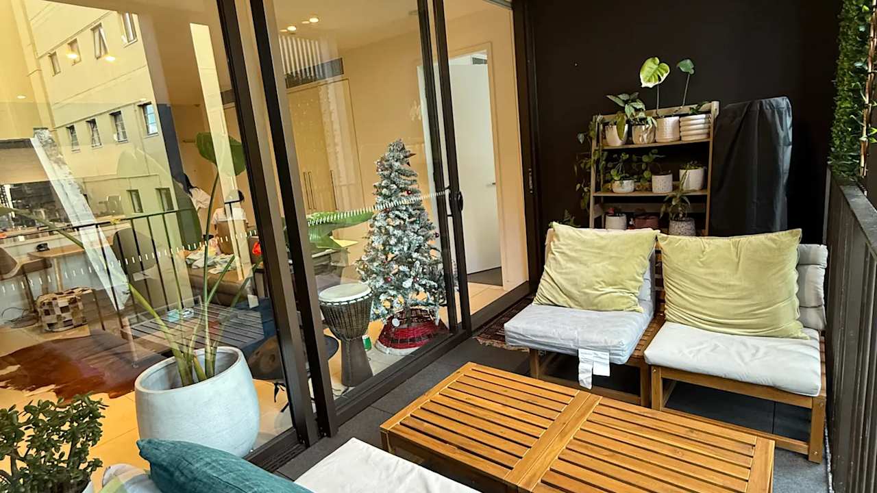 Furnished room with own bathroom