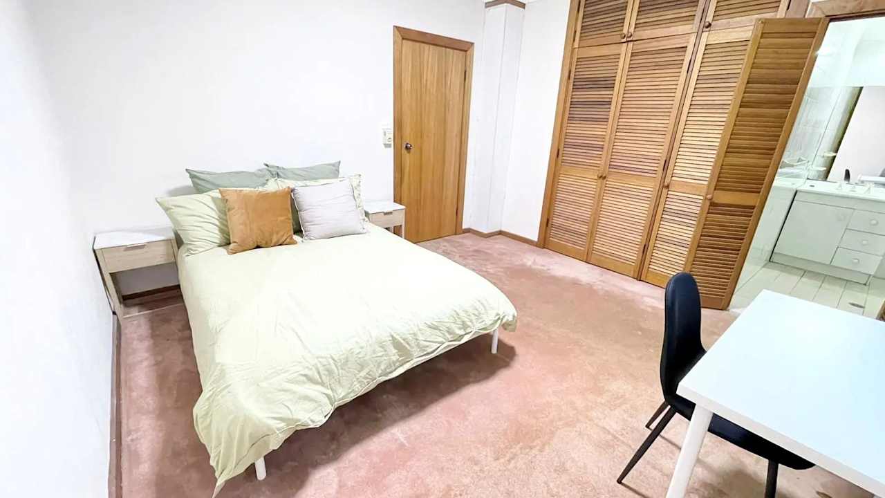 Room in a share house