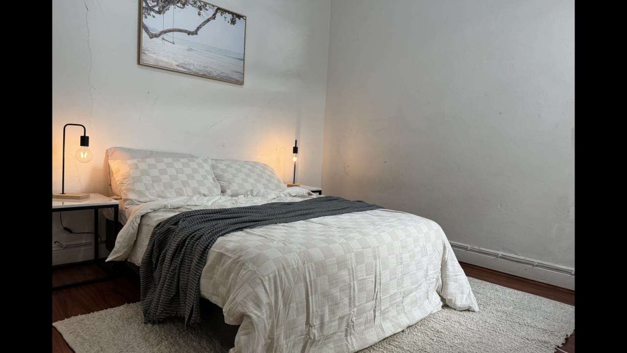 Furnished room in a share house