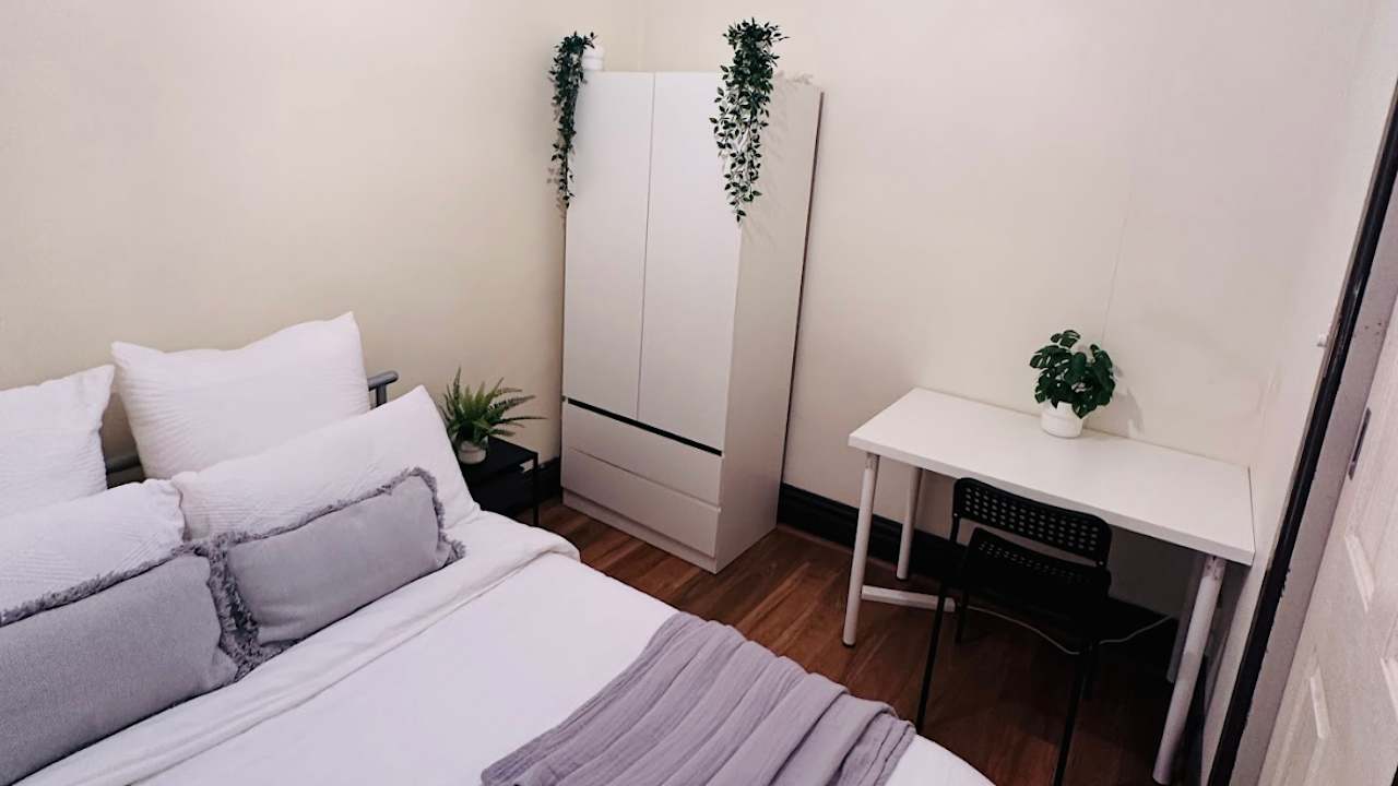 Furnished room in a flatshare