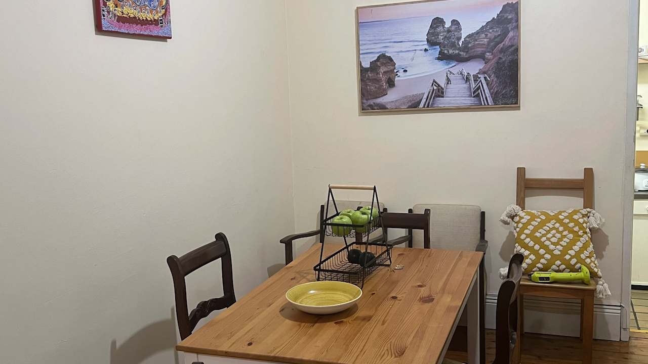 Room in a share house