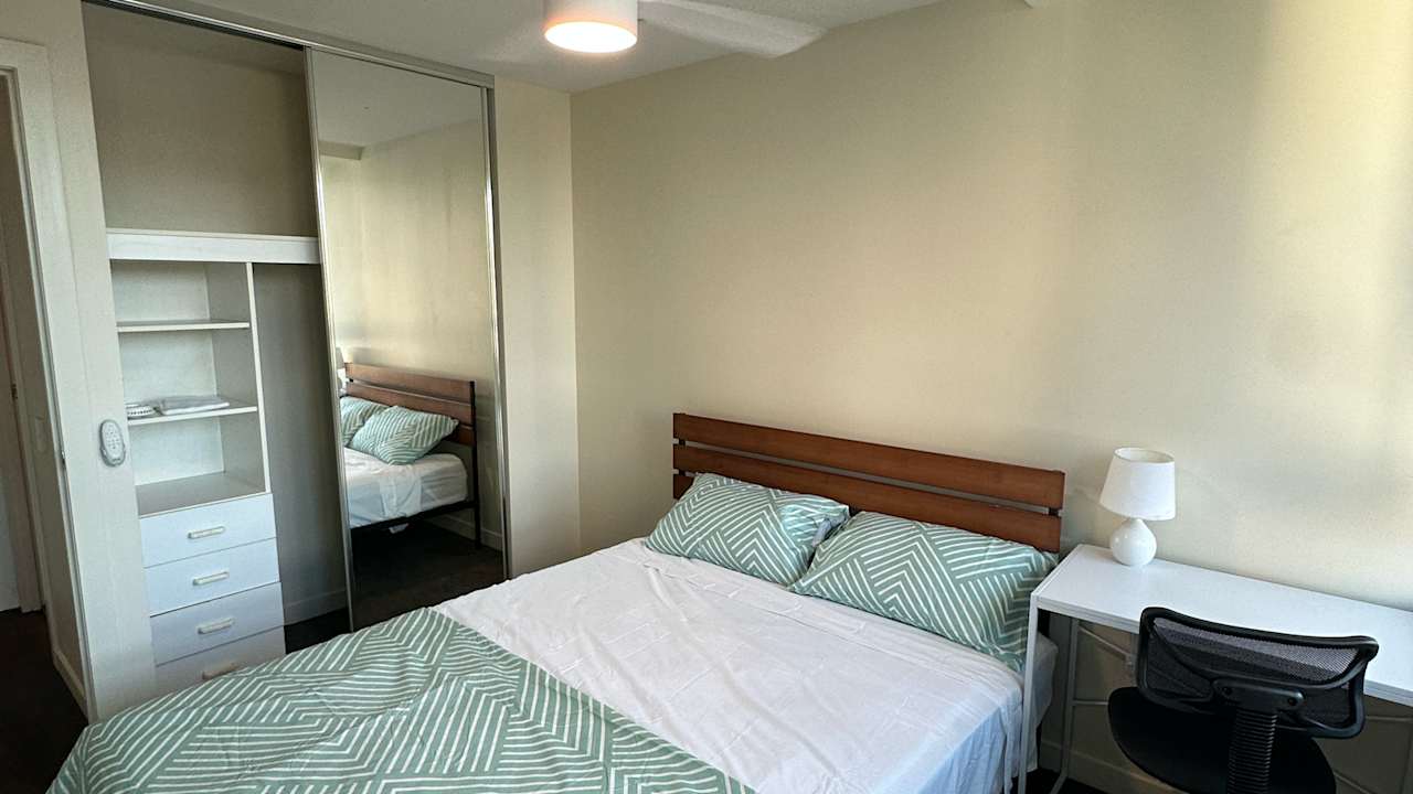 Furnished room in a flatshare