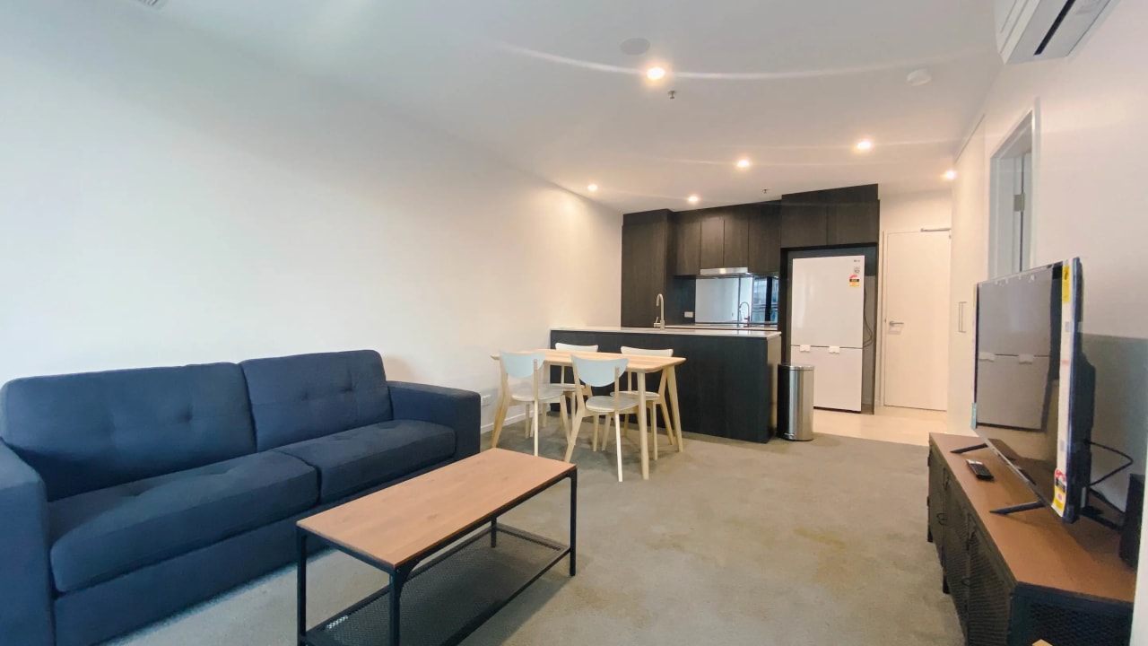 Furnished room with ensuite in a flatshare