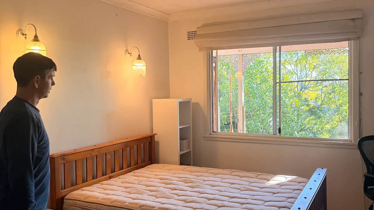 Furnished room in a share house