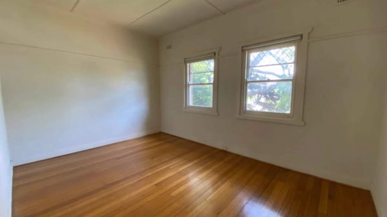 Unfurnished room in a flatshare