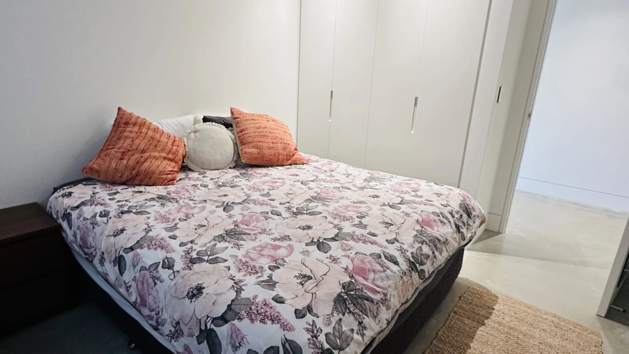 Furnished room with own bathroom