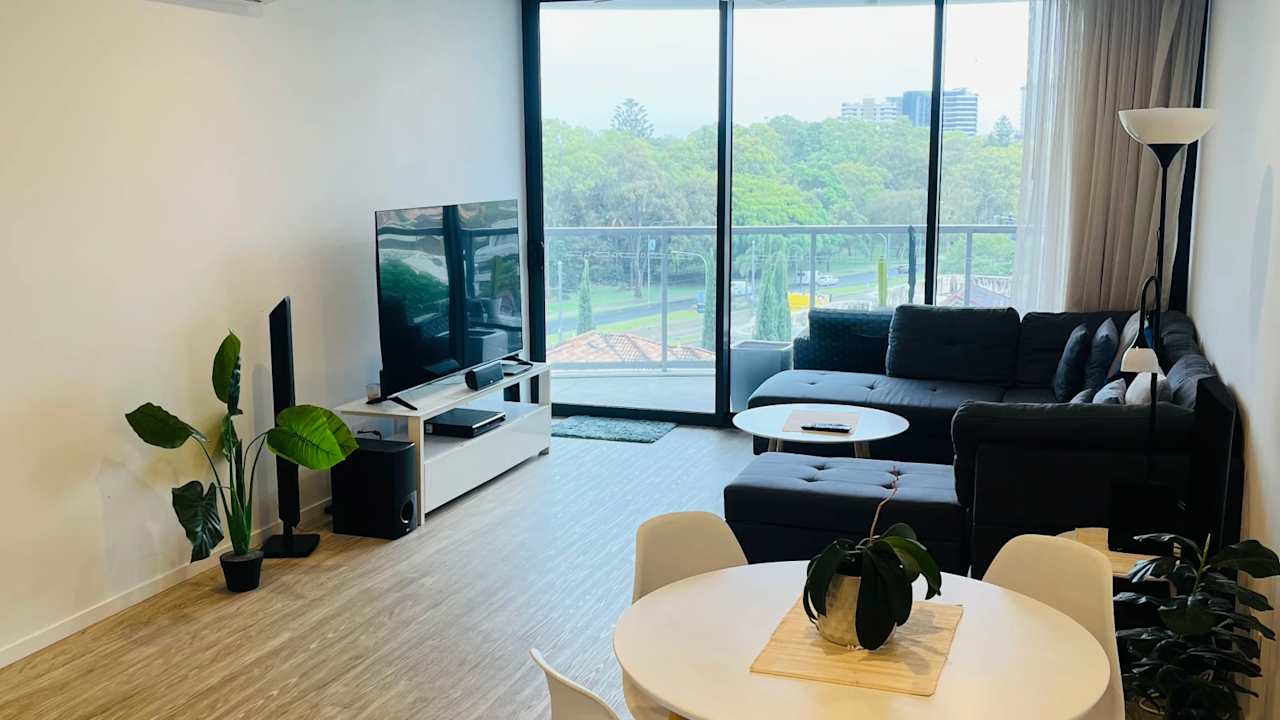 Unfurnished room with own bathroom