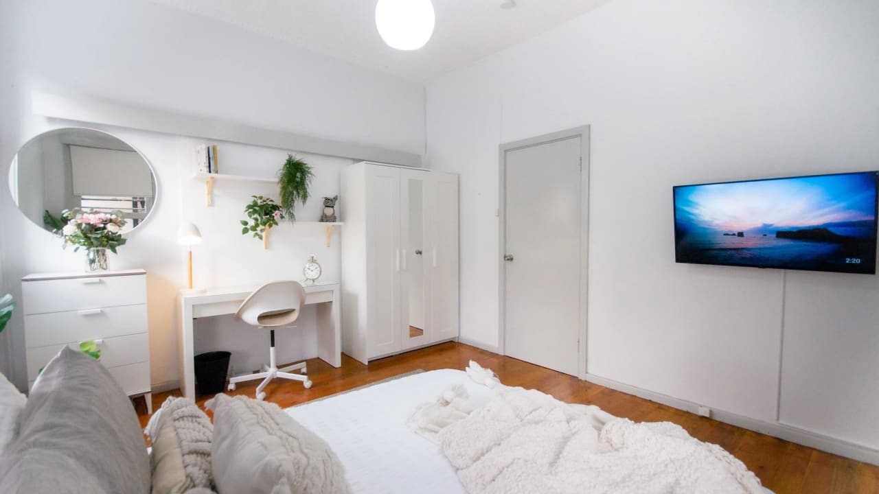 Furnished room in a share house