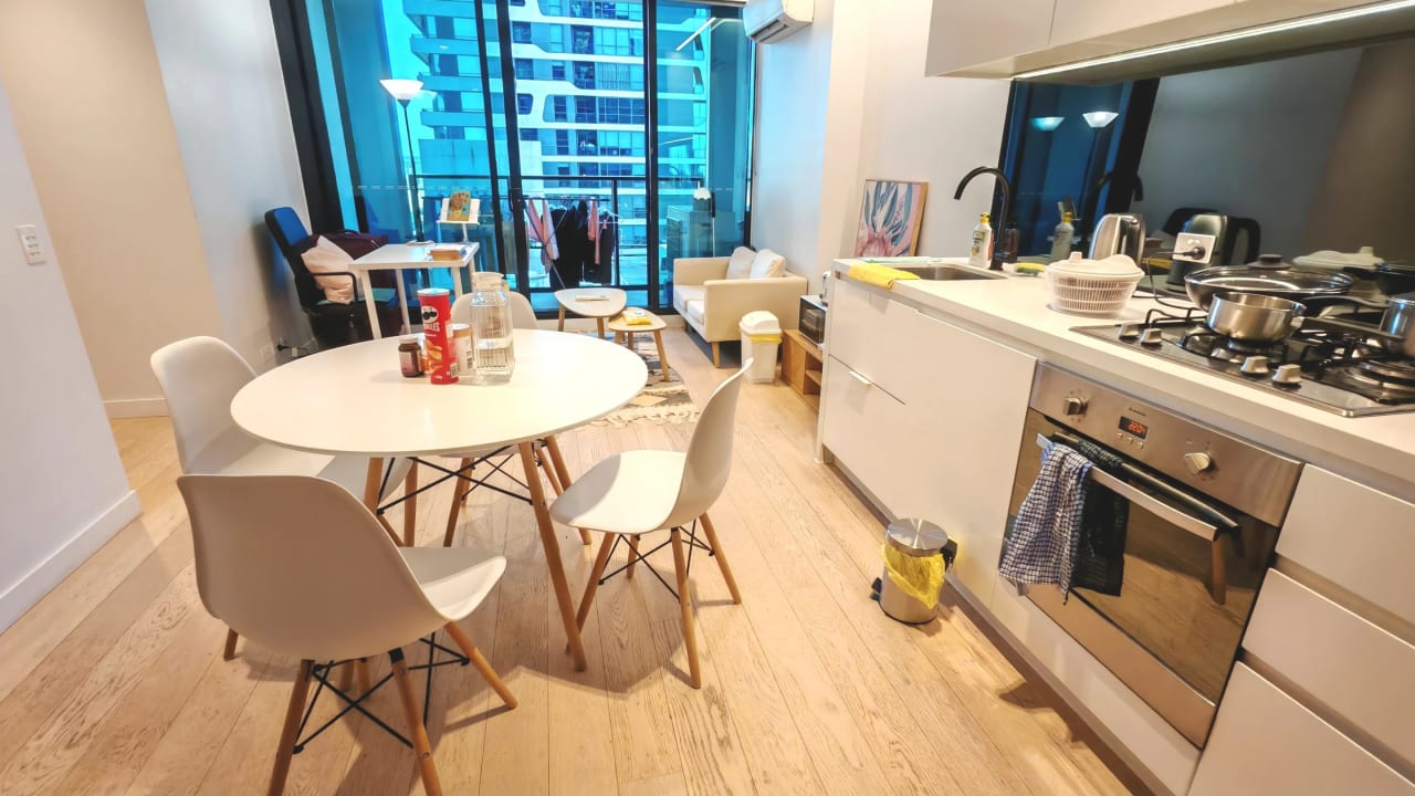 Furnished room in a flatshare