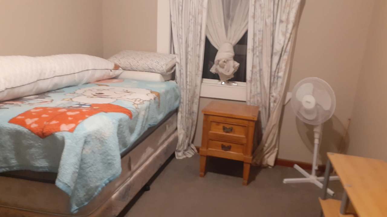 Room in a share house